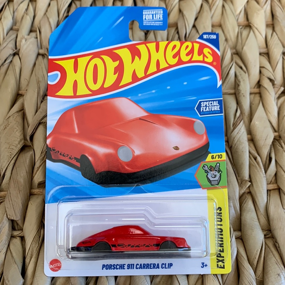 Hot Wheels Porsche 911 Carrera Clip Red Car Key Fob Keychain Hotwheels 2025 New